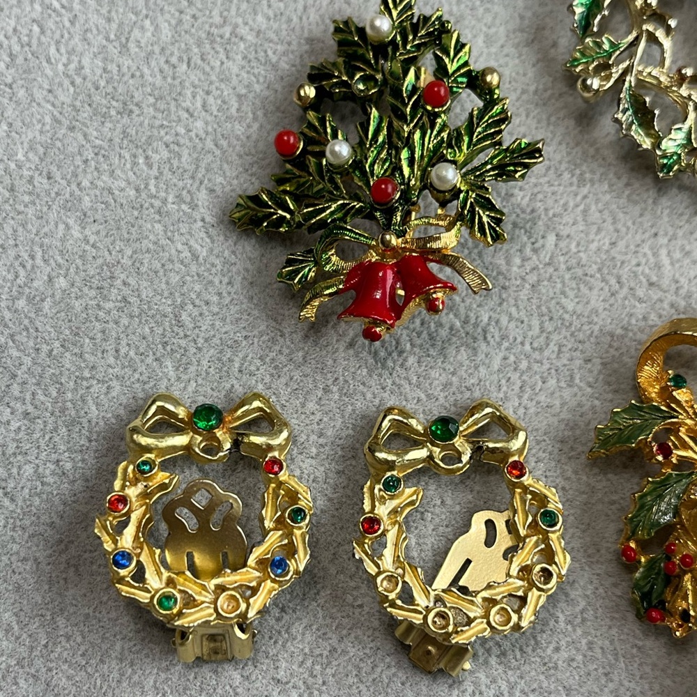 Vintage Damaged Christmas Jewelry Lot - Picture 4 of 6